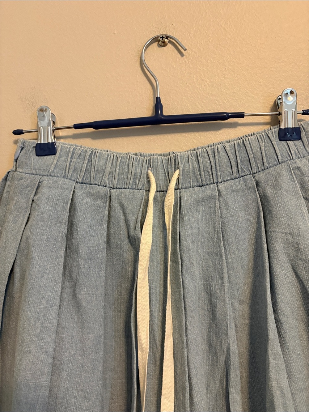 entro Light Blue Pleated Denim Looking Elastic Waist Skirt NWOTS - Picture 4 of 8
